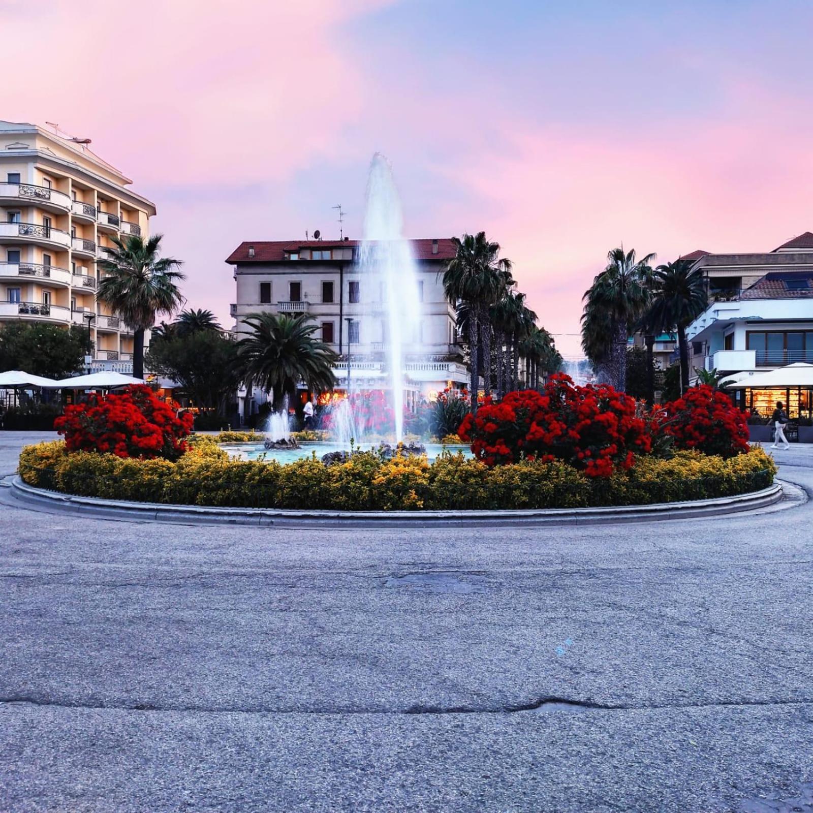 Residenza Sciarra Hotel San Benedetto del Tronto Luaran gambar